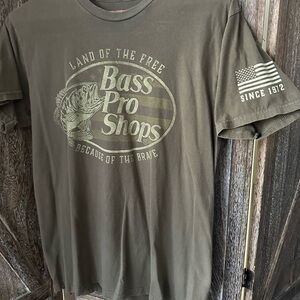 Bass Pro Shops Men's Dark Green Graphic Tee